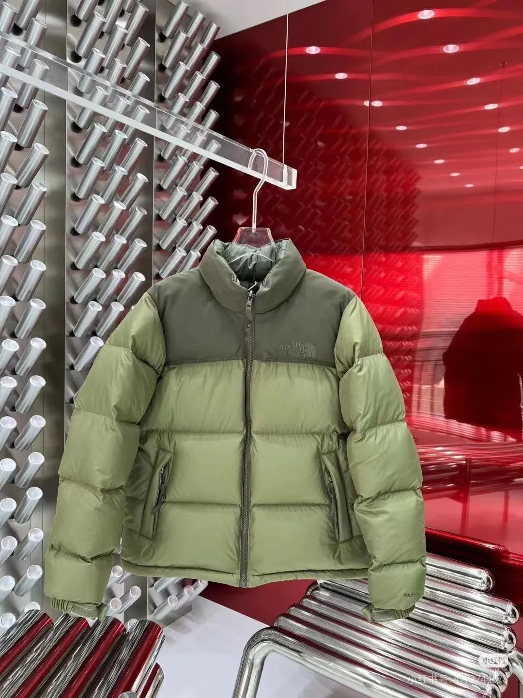 Quality 【The North Face 1996Nuptse 1996/Classic / / 】 ： The North Face" 、 。 The North Face" 。 The North Face。 。 , 。 The North Face" , Yosemite Half Dome, 。 + ： ✅ ：RDS Quality 700 / 280g ✅ ： ✅ ：YKK ISO 9000Quality ZP ✅ ：340TPremium ✅ ： ， ， Lightweight 。 ： ： DWR (DWR ） ～ ： 700 （RDS ) 1990 ， ， ， ， Lightweight 。